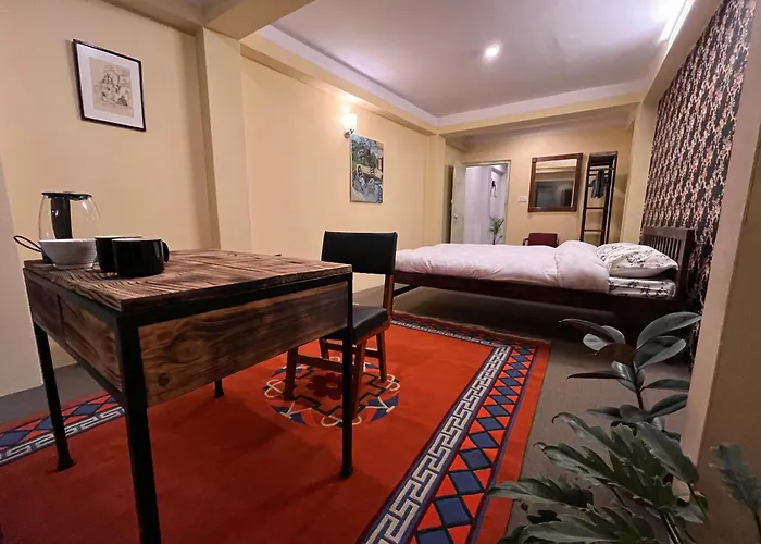 Spacious Traditional With Boudha Stupa View